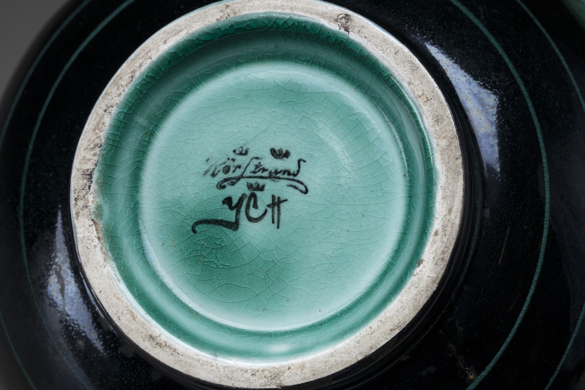 Vase image 4