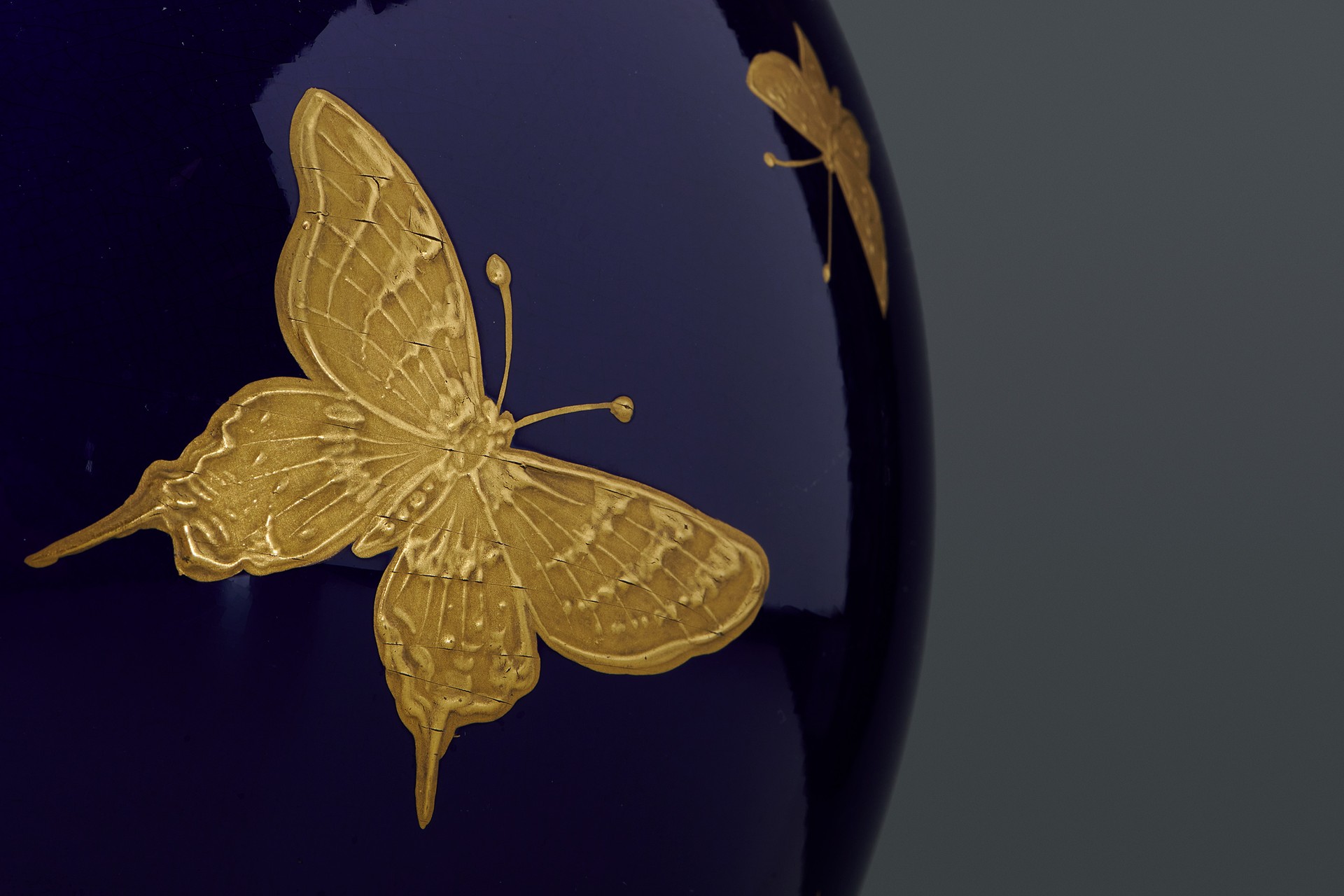 Vase image 4