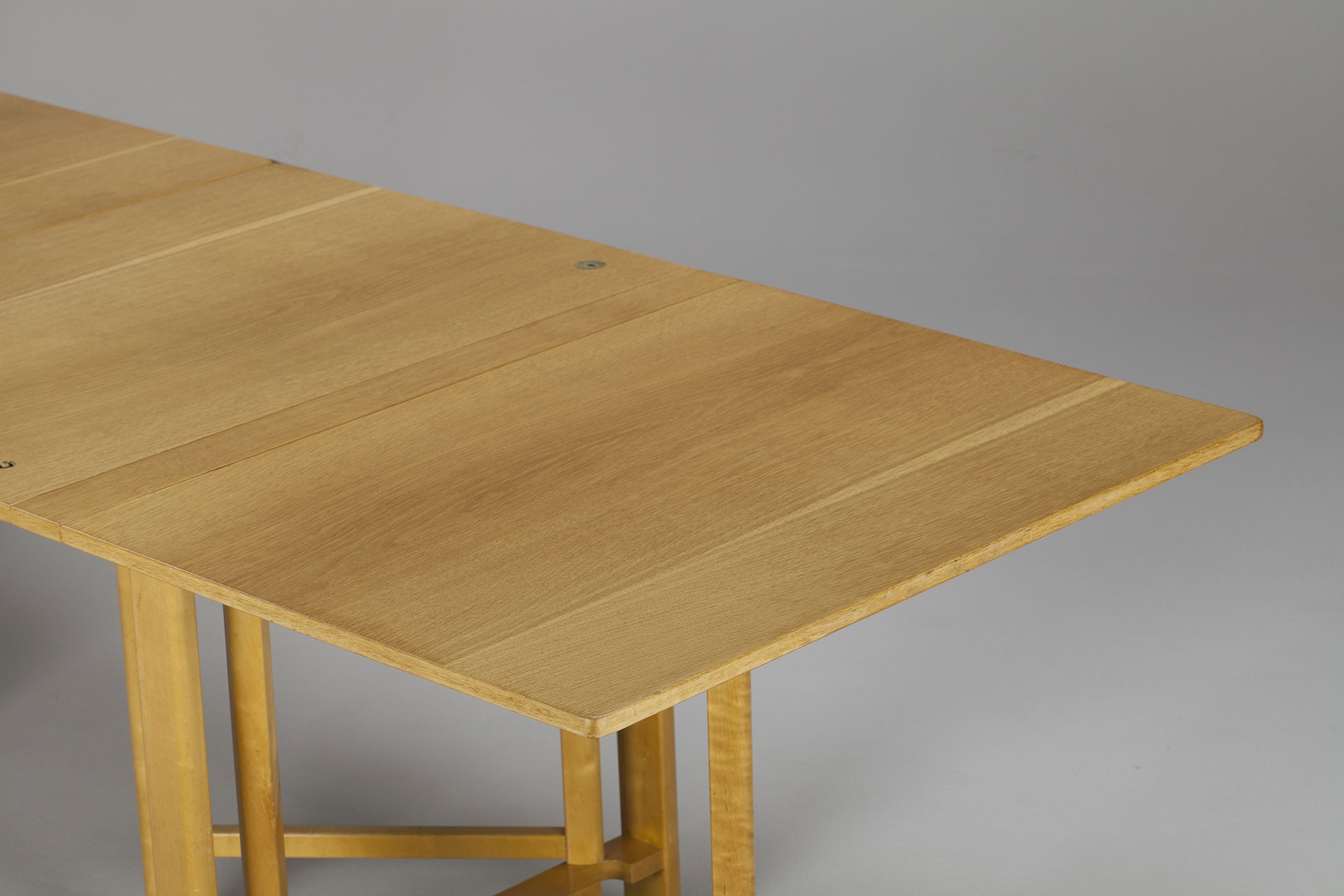 Early 'Maria Flap' Table image 6