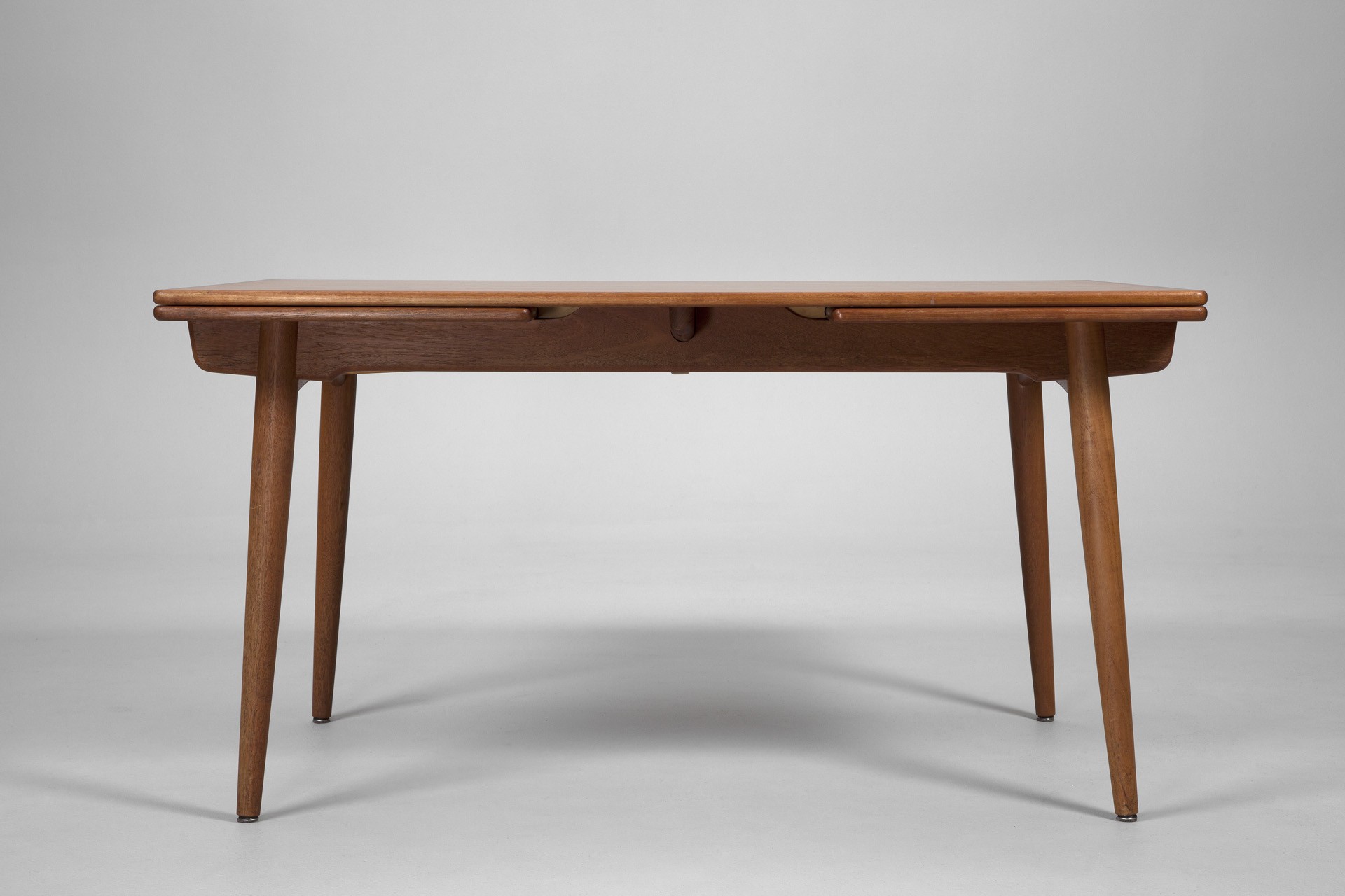 Extendable Dining Table image 3