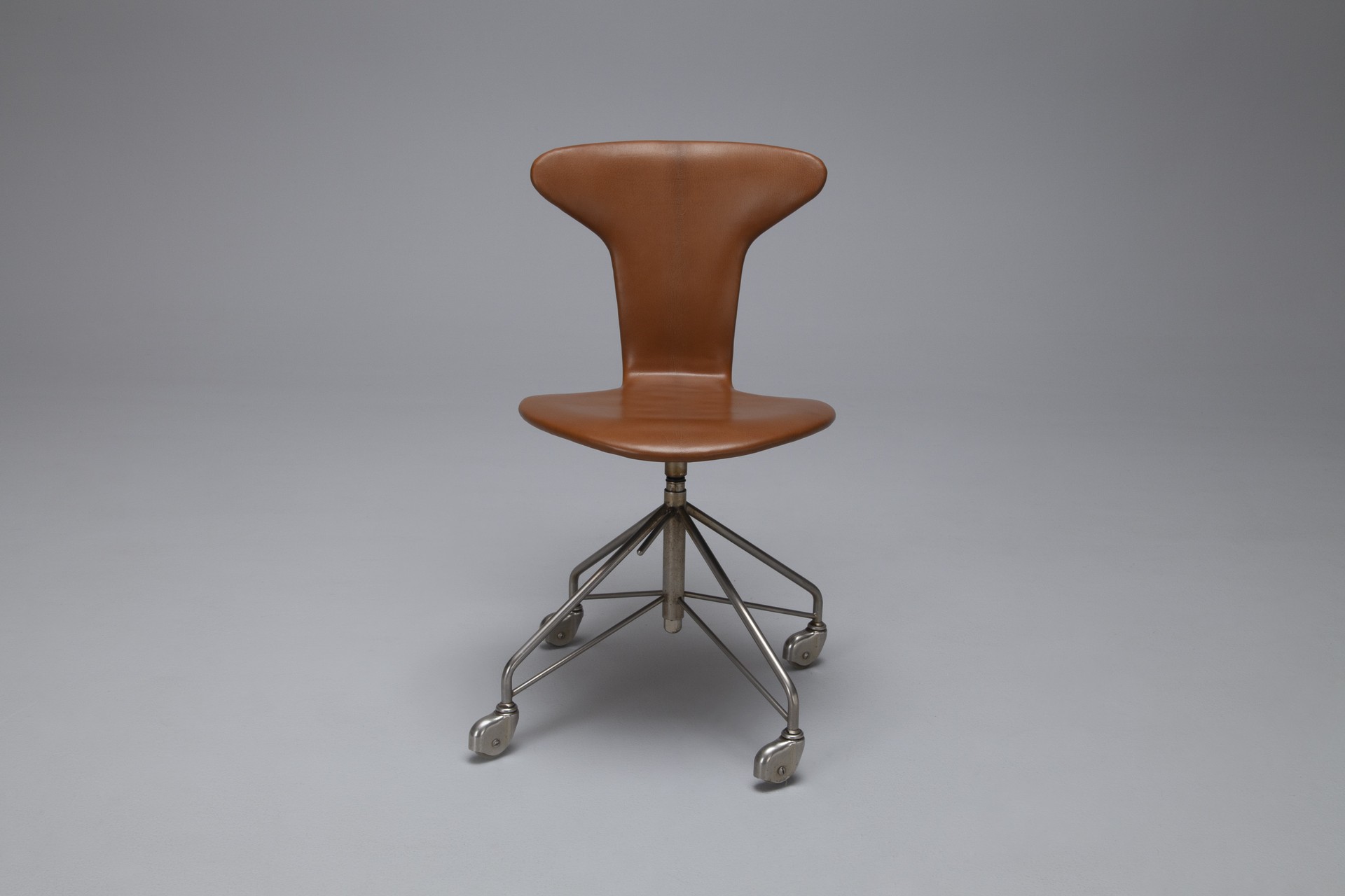 'Mosquito' Adjustable Swivel Chair image 3