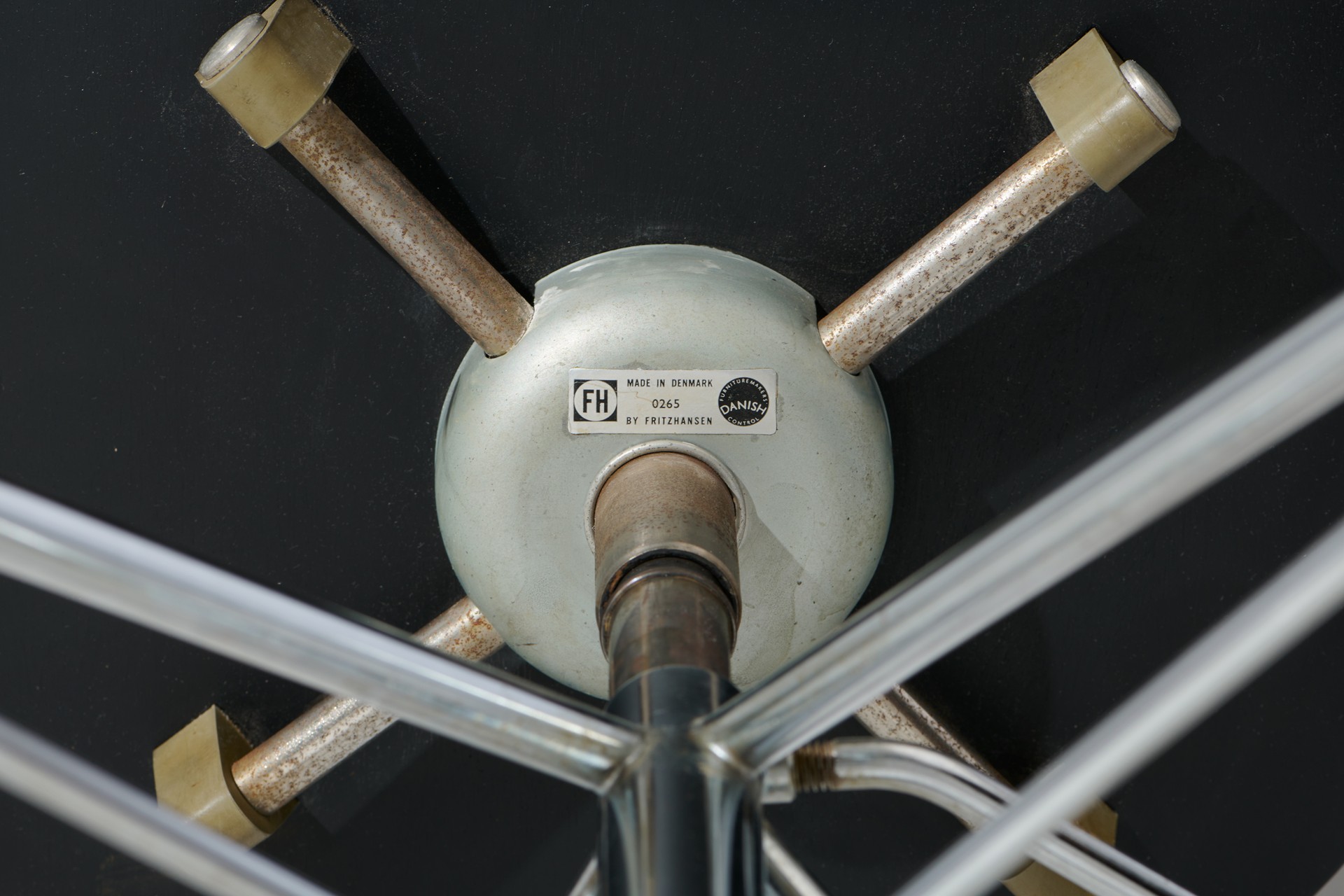 Swivel Chair Model No. 3117 image 6