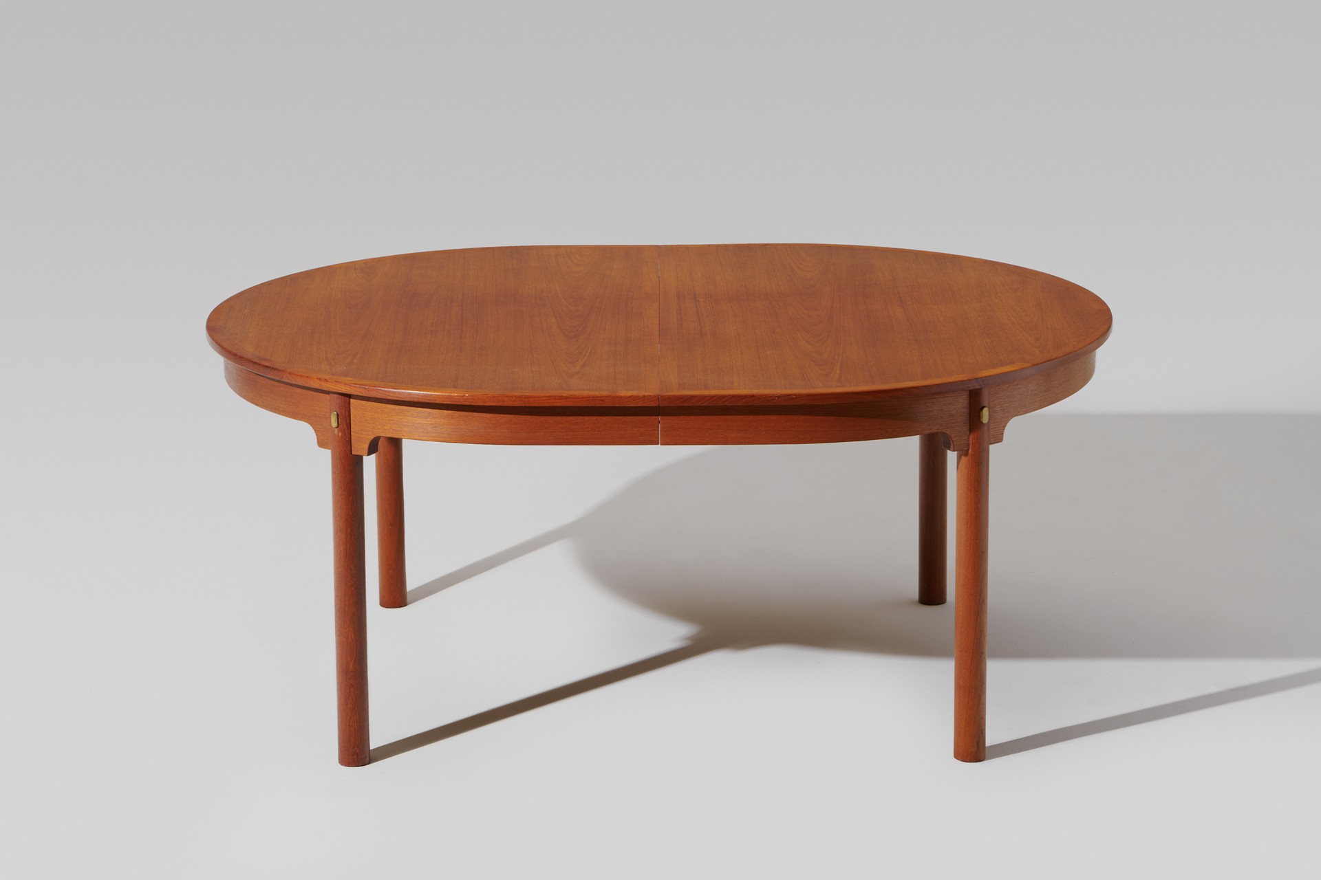 'Oresund' Extendable Dining Table image 4