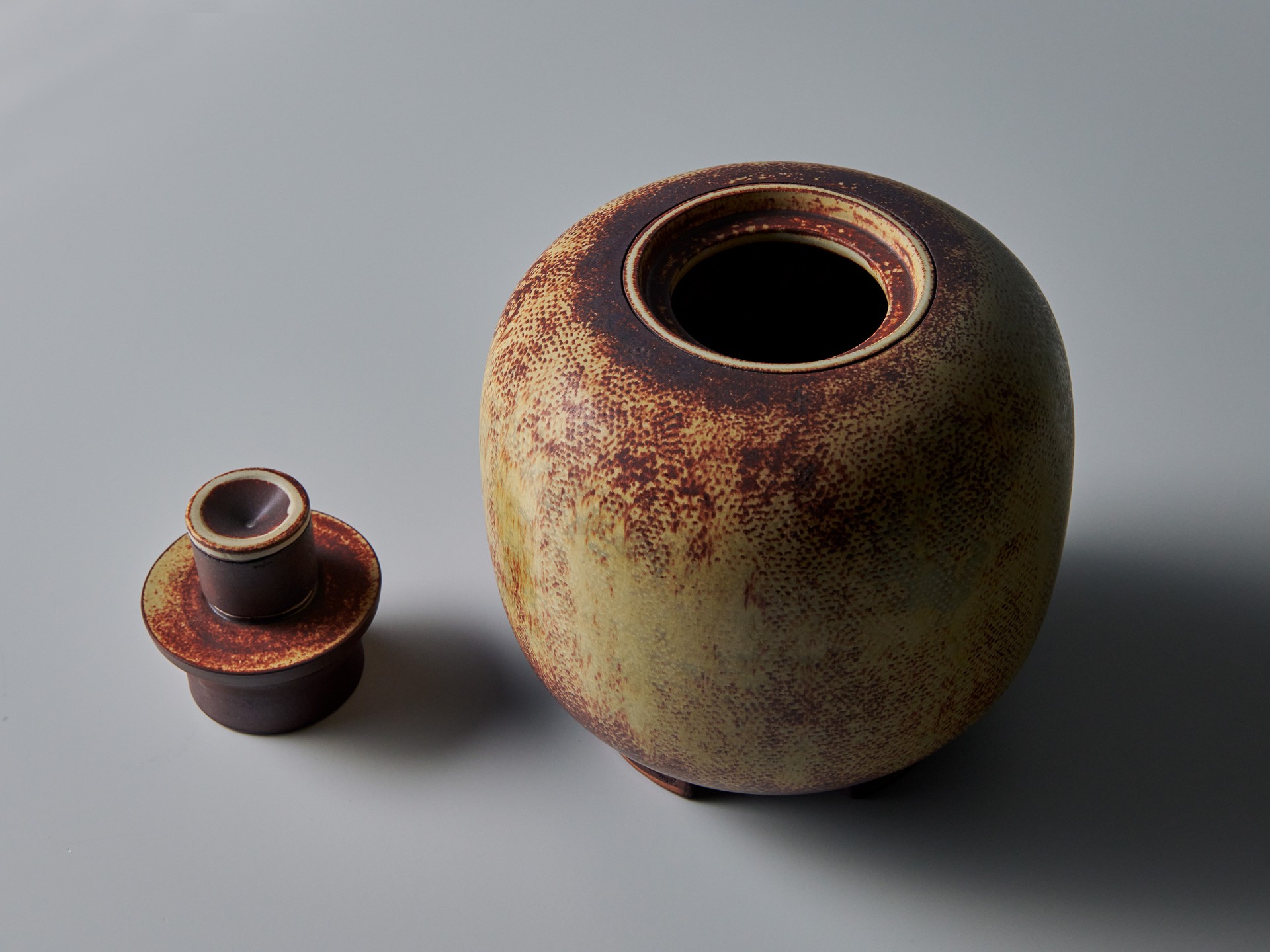 Vase with Cover image 5