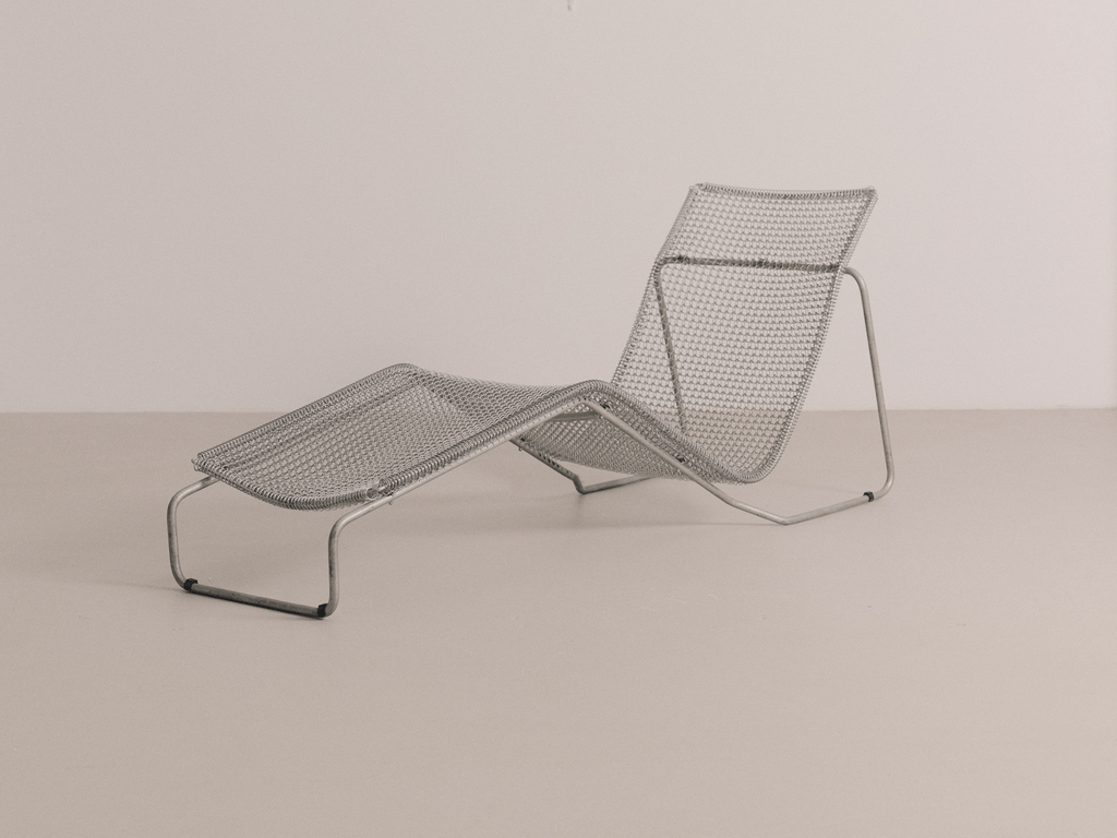 Ruffian chaise by Niall O'Flynn