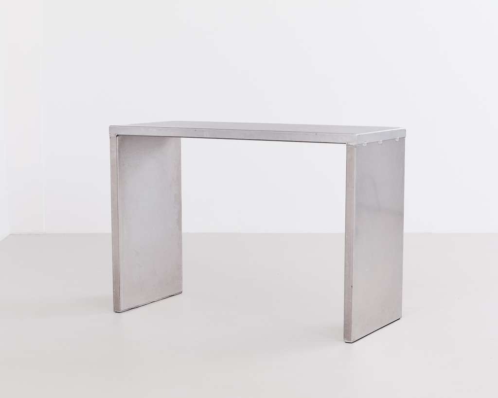 Aluminium 'bridge' console