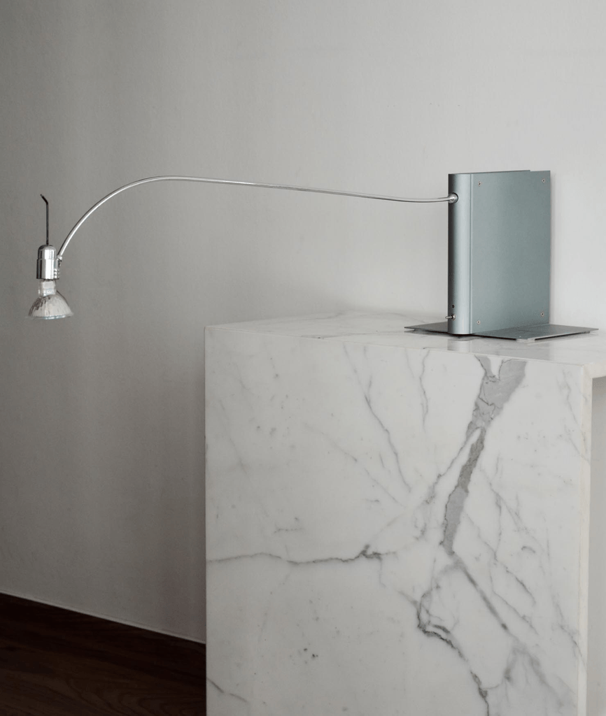 Bib Luz Library Lamp
