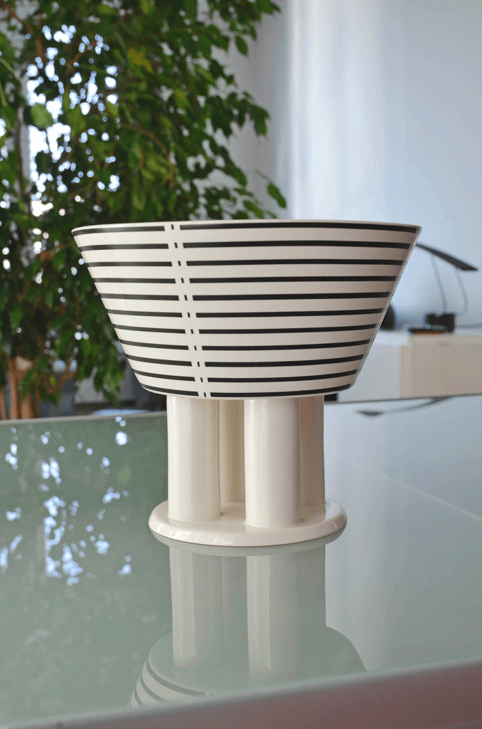 White pedestal Center Piece