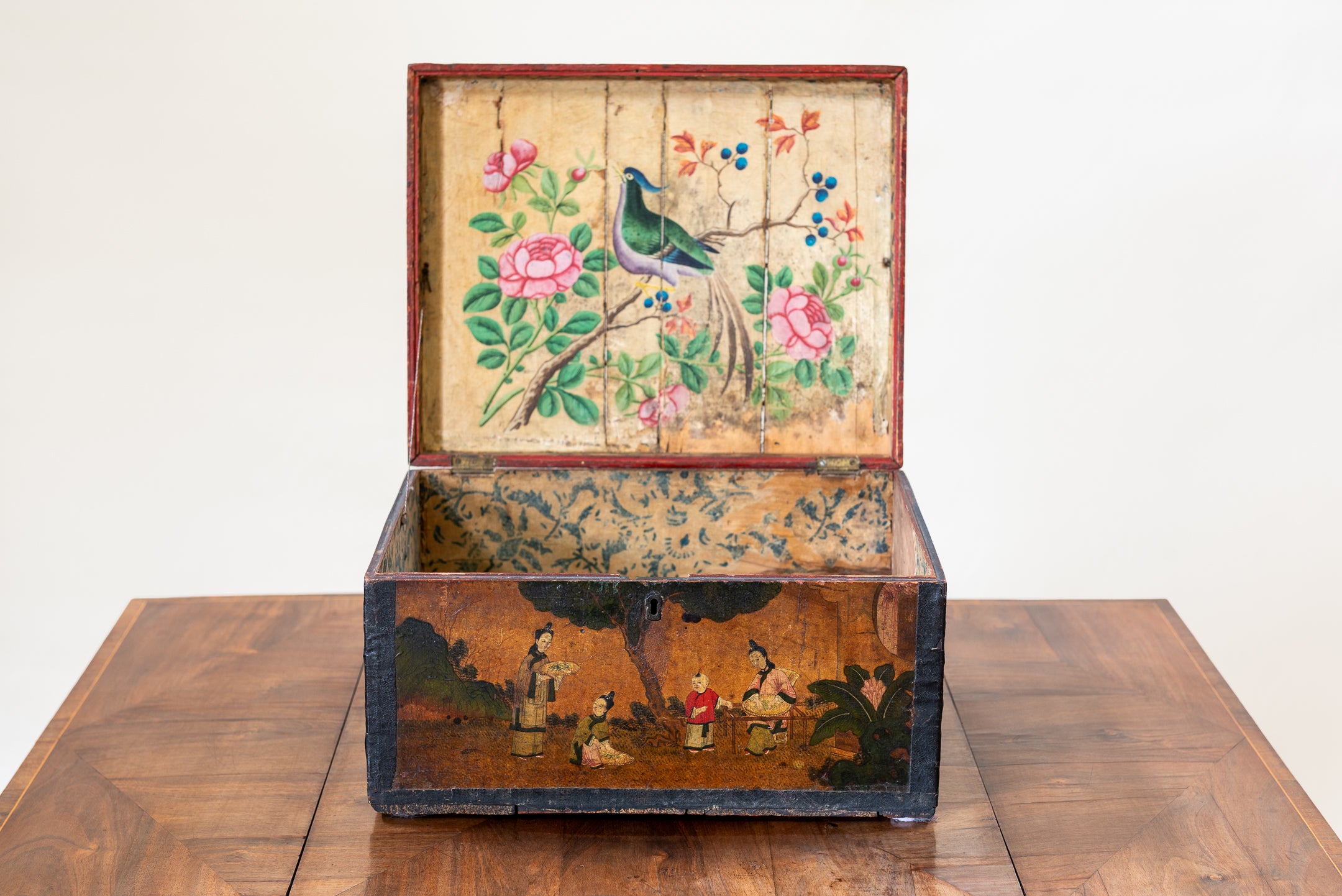 A Chinese-Export Polychrome Painted Small Trunk image 3