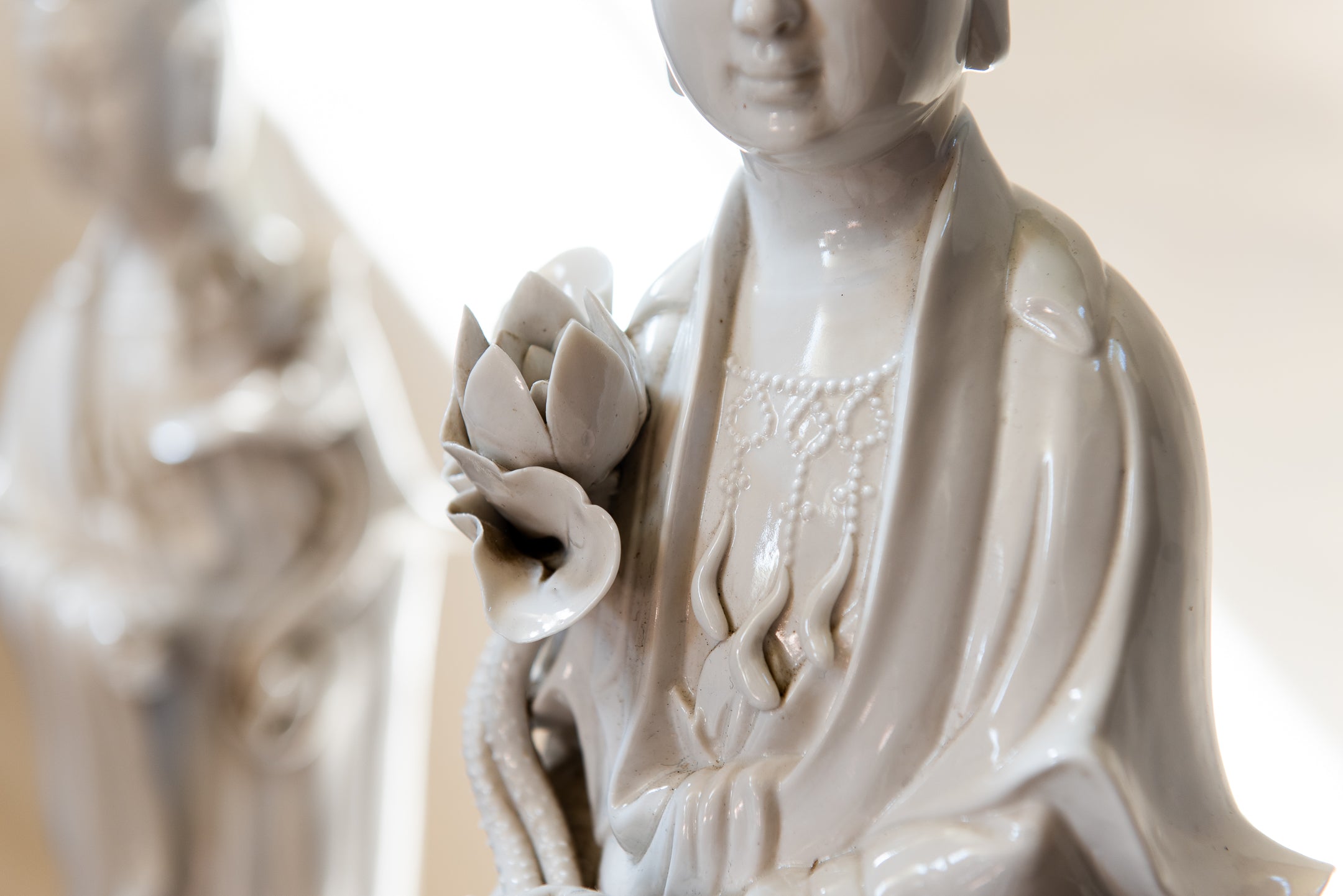 A large Pair of Blanc-de-Chine Guanyin Figures image 4
