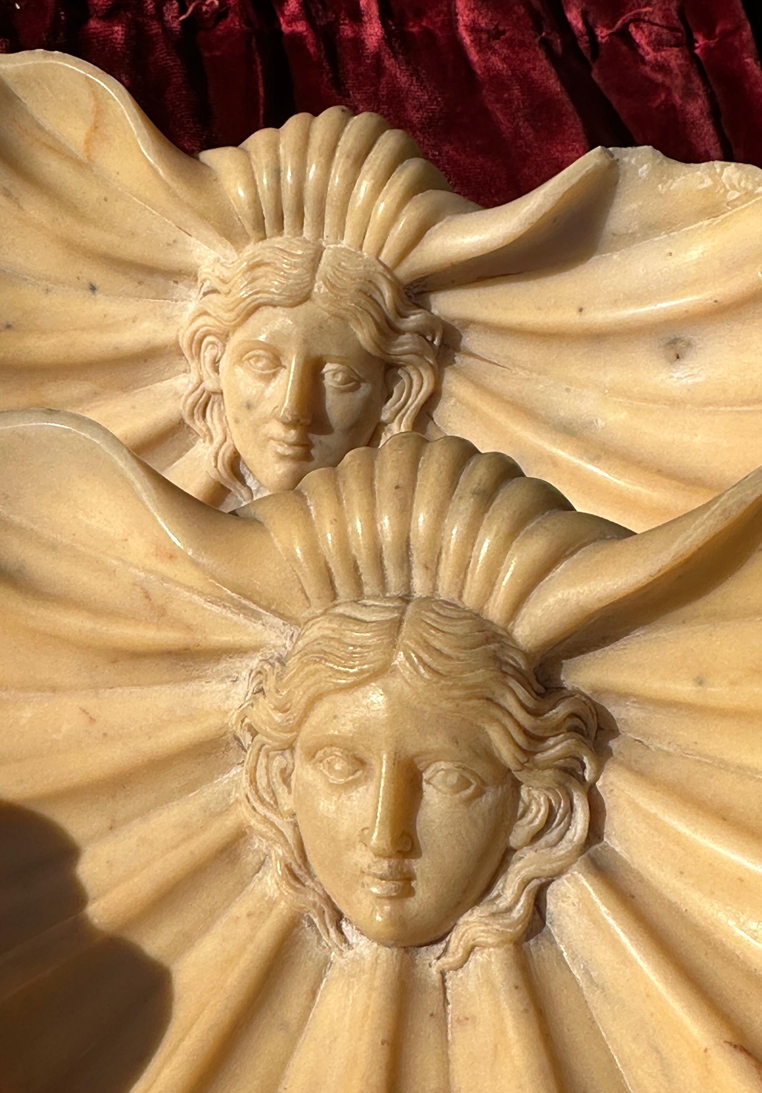 A Pair of Statuario Marble Tazze image 3