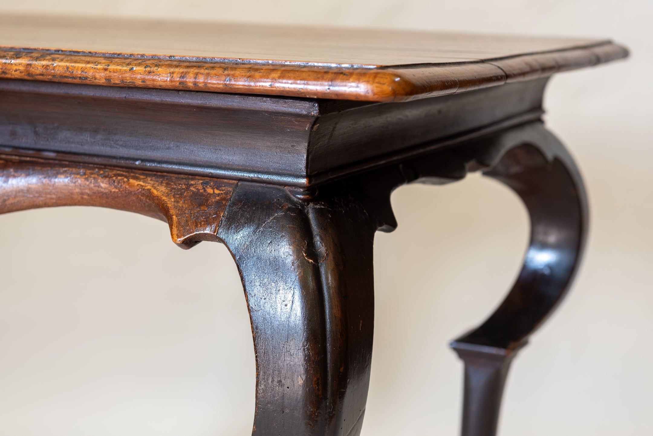 Anglo-Dutch Centre Table image 4